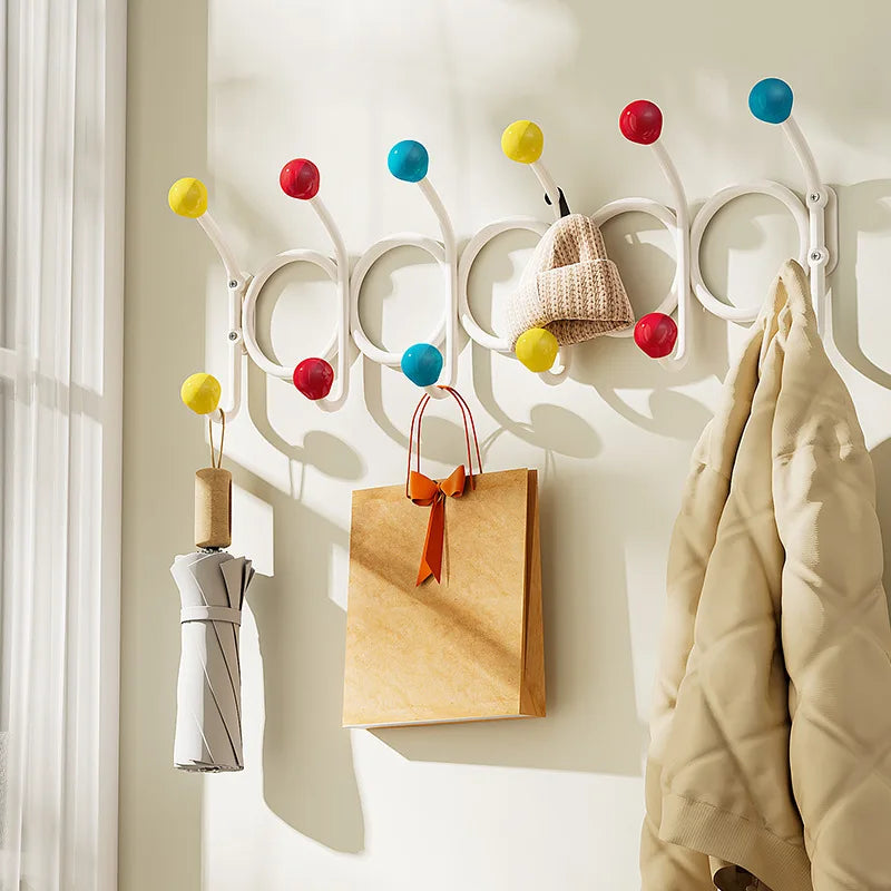 Patère Murale Bois Chenille – Porte-Manteau Original Chambre Enfant