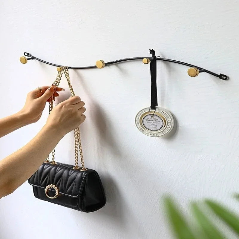 Porte-Manteau Mural Métal Design – 8 crochets pour entrée nette