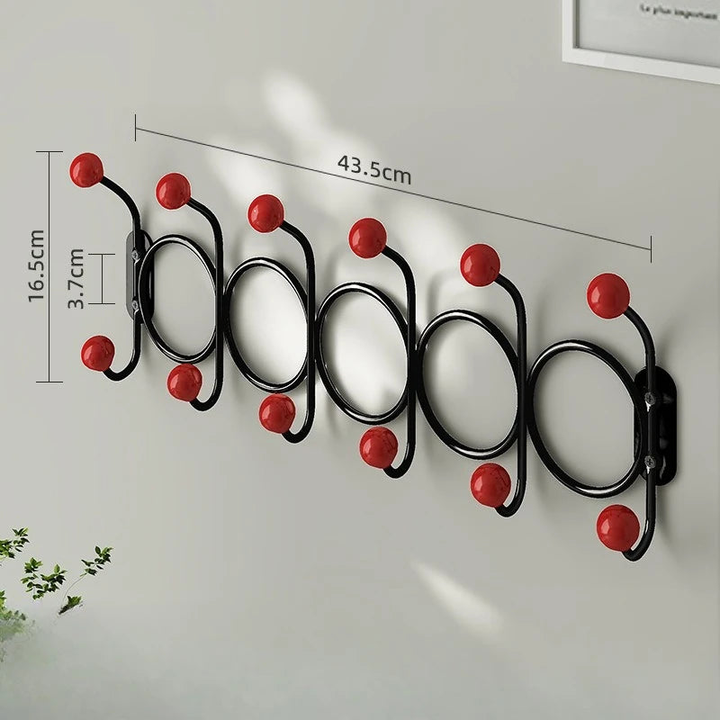 Patère Murale Bois Chenille – Porte-Manteau Original Chambre Enfant
